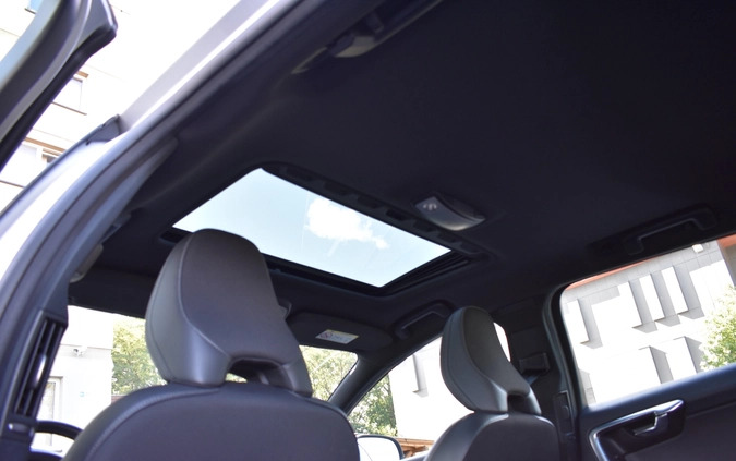 Volvo V60 cena 57900 przebieg: 162000, rok produkcji 2016 z Krzanowice małe 781